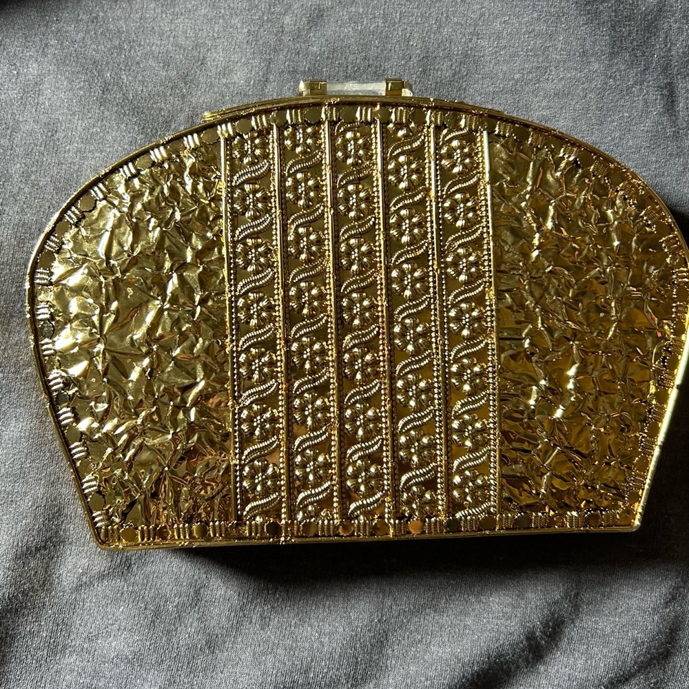 NEW La Perle Ramla Elegant Mother of Pearl Clutch purse.  Handmade on brass - Picture 5 of 6